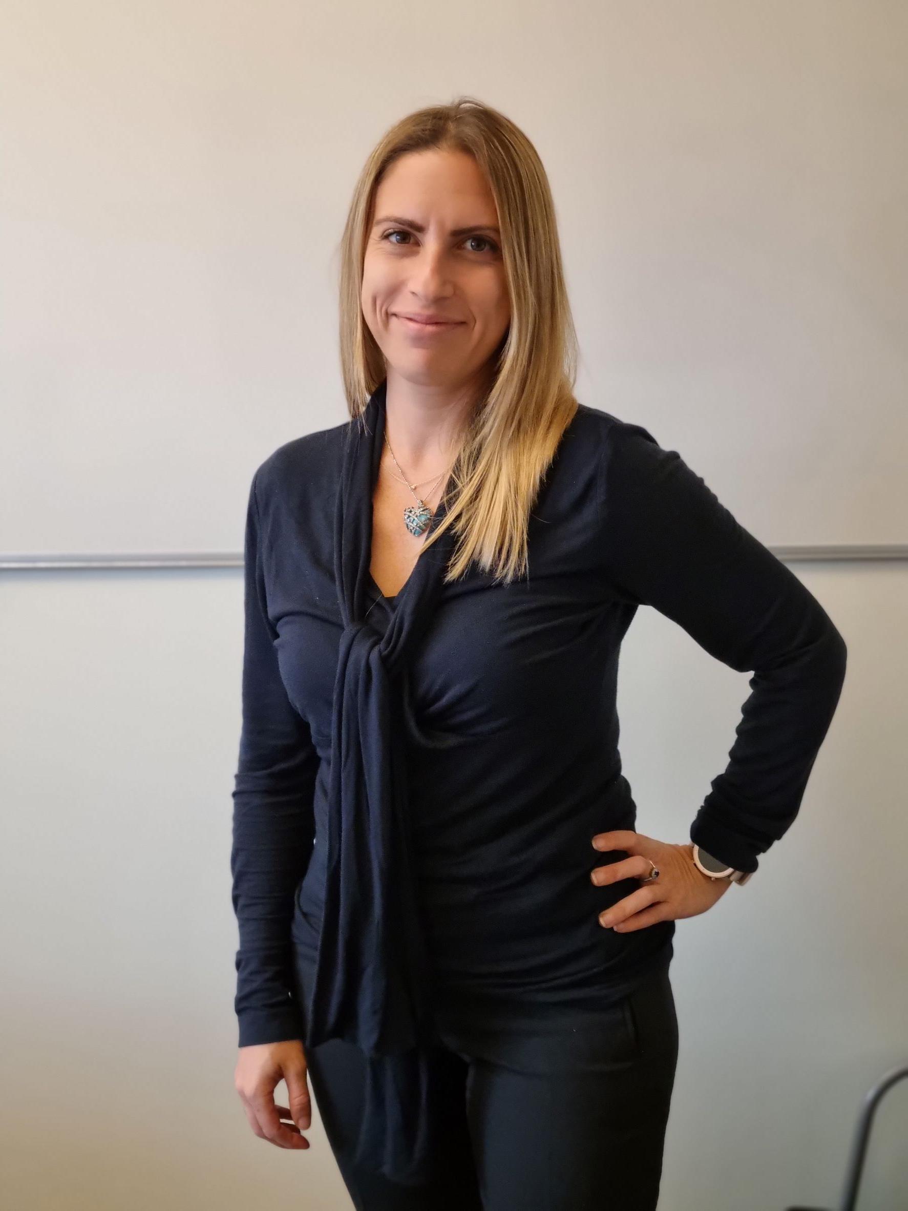 Smiling woman looking at the camera