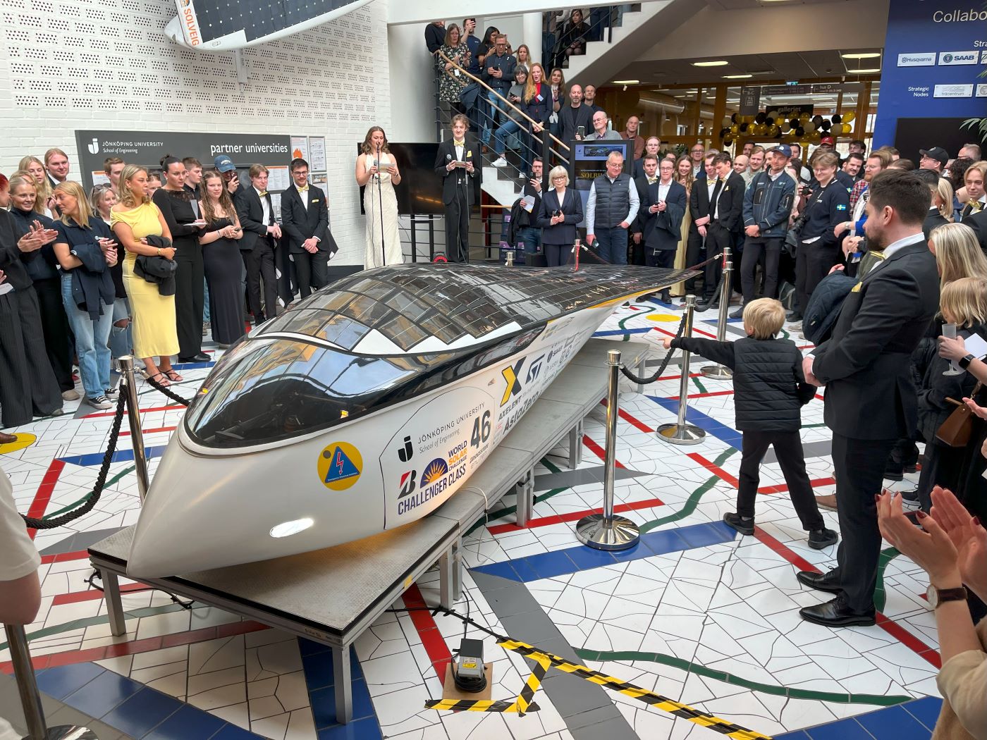 JU Solar Teams nya solbil. 