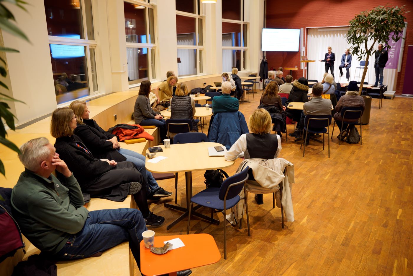 JU LIVE i Högskolebiblioteket.